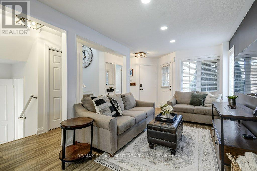 4 Harnesworth Crescent, Hamilton, Ontario  L8B 0J3 - Photo 9 - X12929624