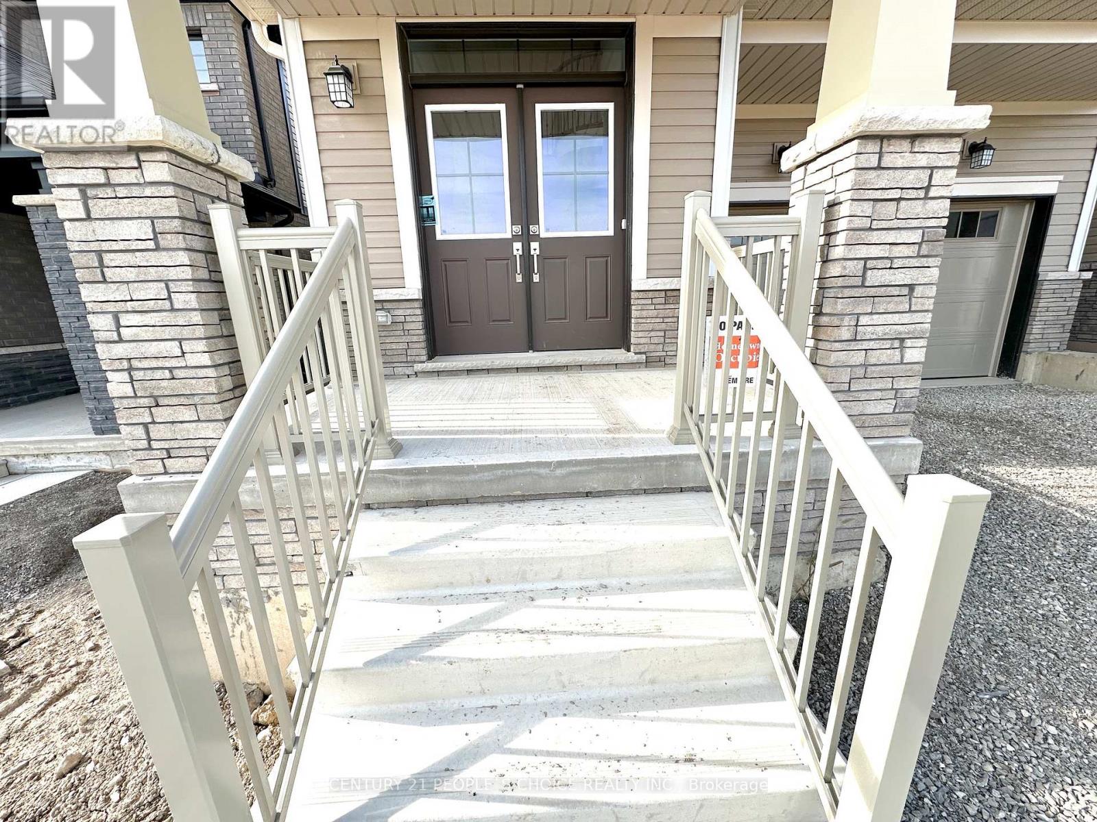 15 Wintergreen Crescent, Haldimand, Ontario  N3W 0H9 - Photo 4 - X12929772