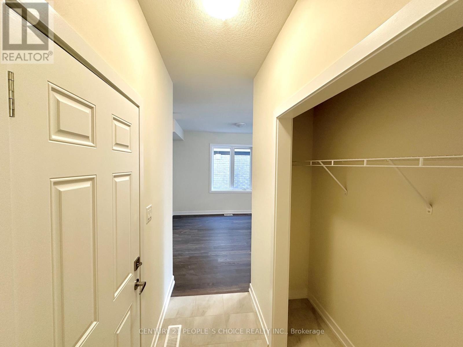 15 Wintergreen Crescent, Haldimand, Ontario  N3W 0H9 - Photo 7 - X12929772