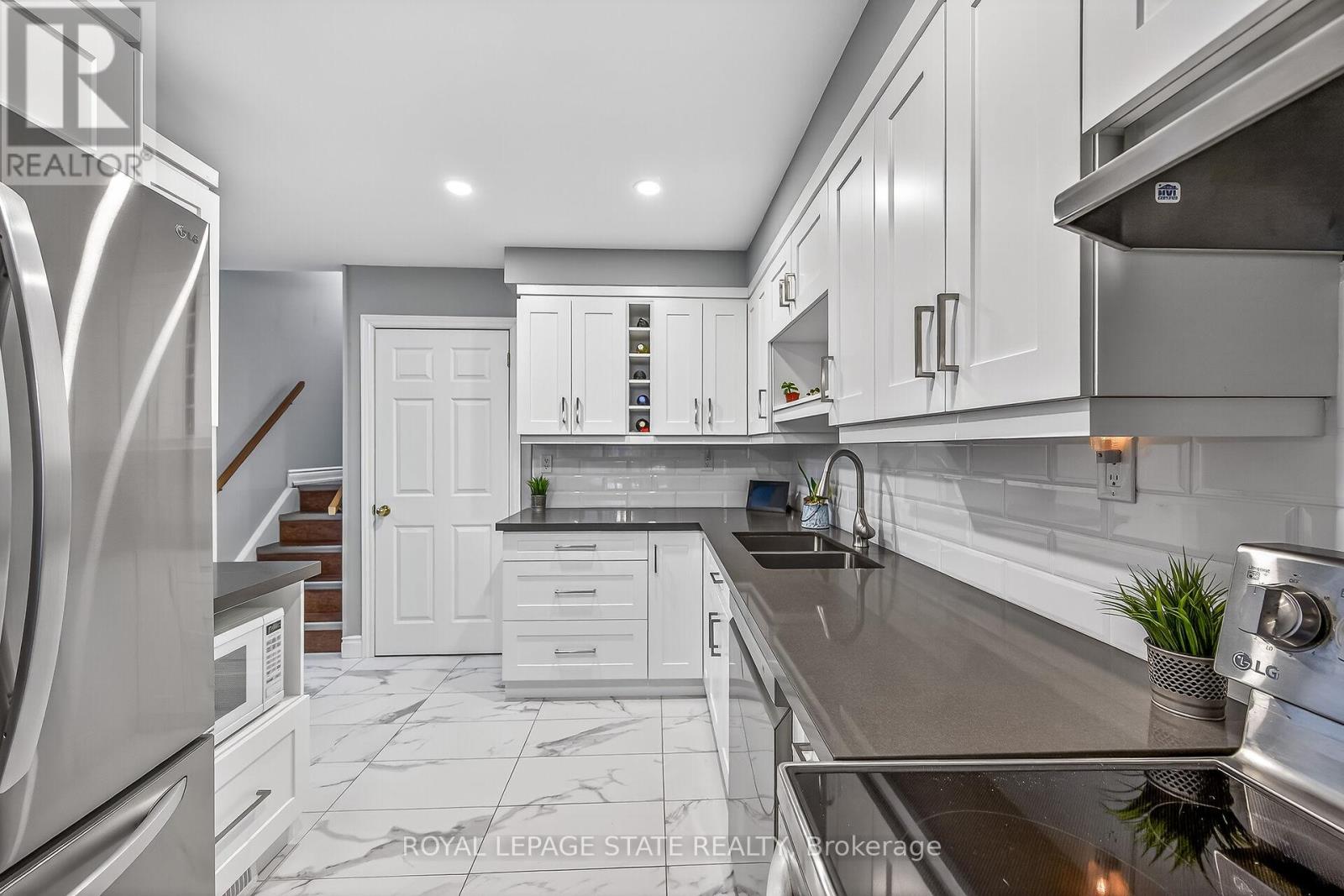 143 Cranbrook Drive, Hamilton, Ontario  L9C 4S5 - Photo 12 - X12929780