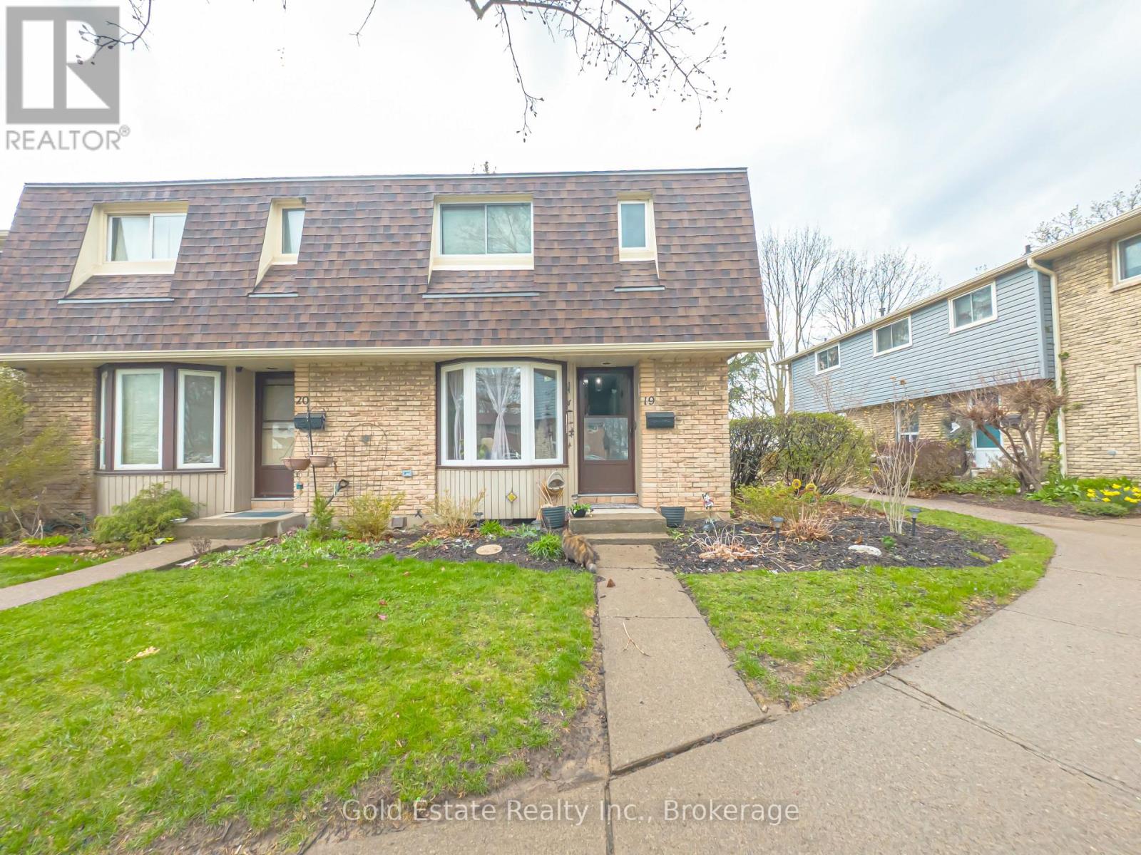 19 - 18 BARRY STREET, St. Catharines, Ontario