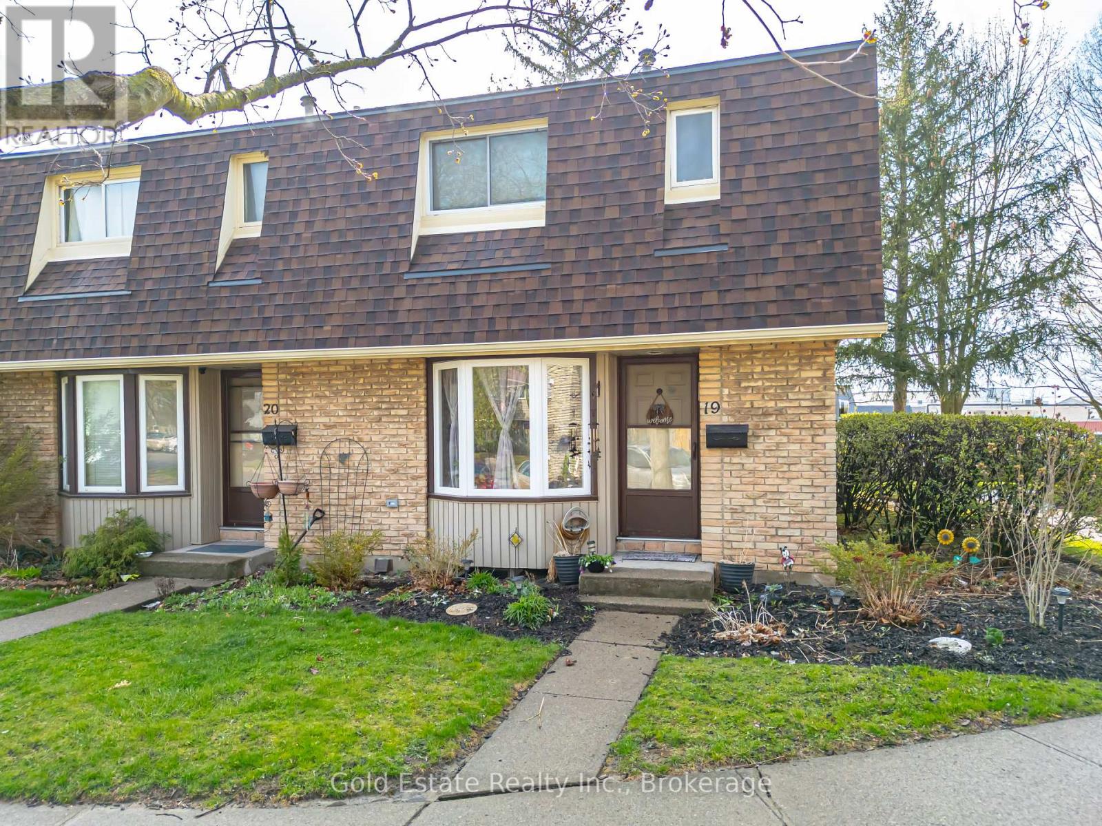 19 - 18 Barry Street, St. Catharines, Ontario  L2R 7J6 - Photo 2 - X12929822