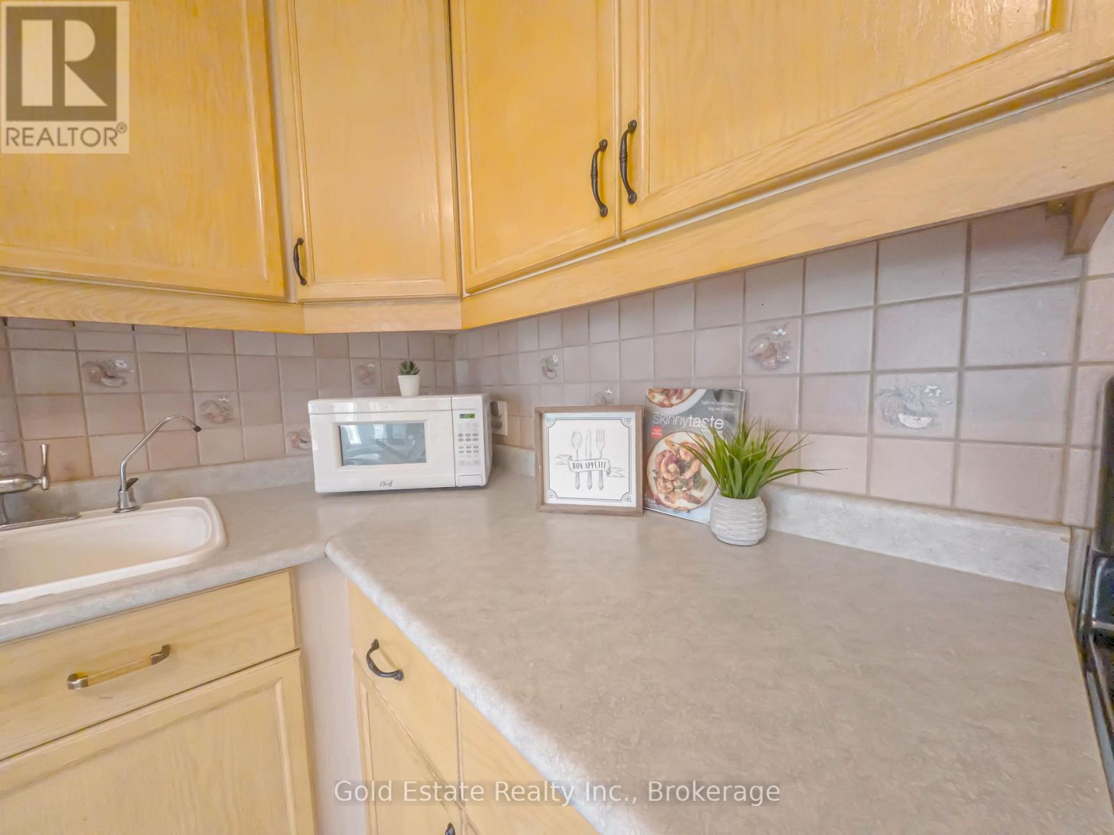 19 - 18 Barry Street, St. Catharines, Ontario  L2R 7J6 - Photo 20 - X12929822