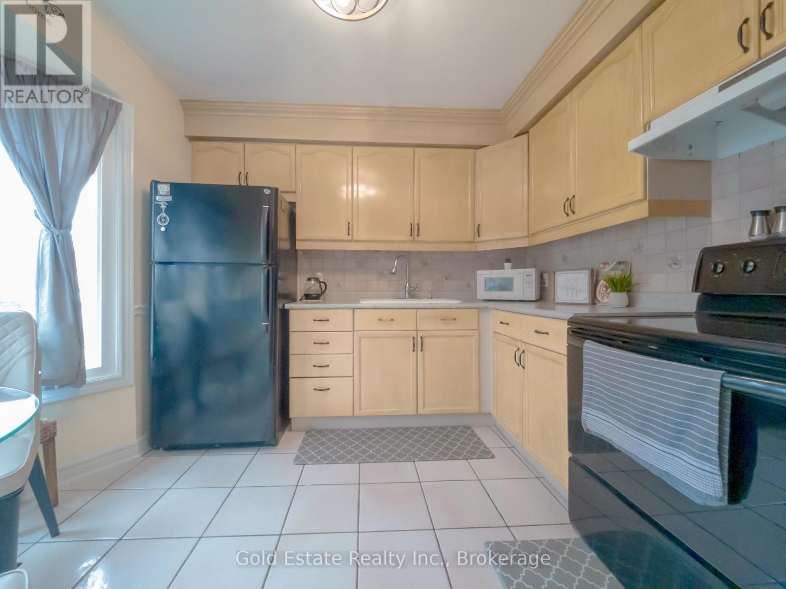 19 - 18 Barry Street, St. Catharines, Ontario  L2R 7J6 - Photo 6 - X12929822