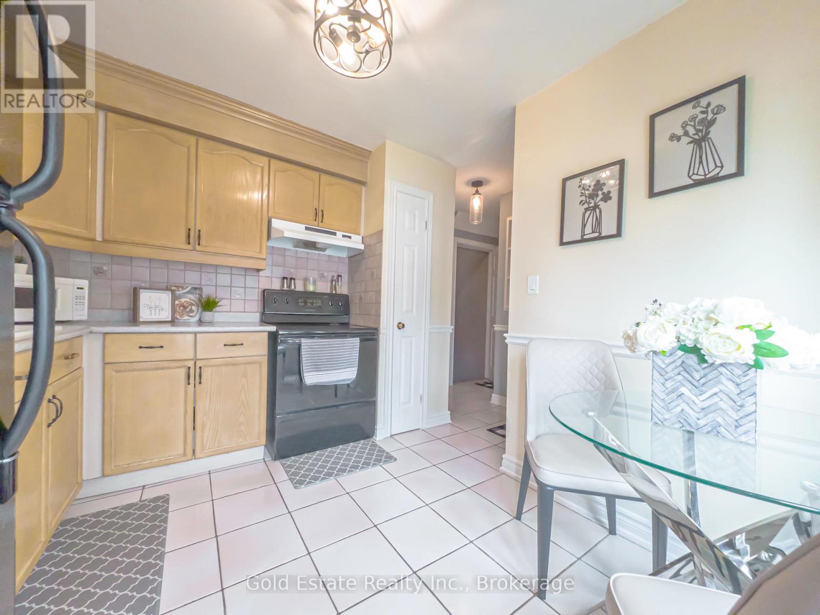 19 - 18 Barry Street, St. Catharines, Ontario  L2R 7J6 - Photo 8 - X12929822