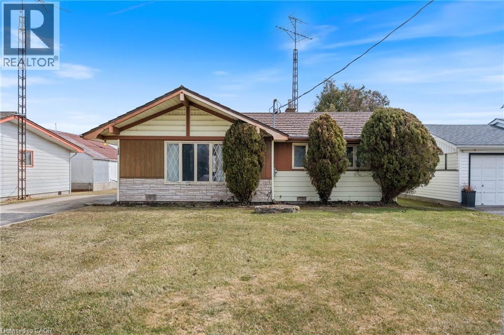 380 Cedar Drive, Turkey Point, Ontario  N6G 1E7 - Photo 3 - 40815735