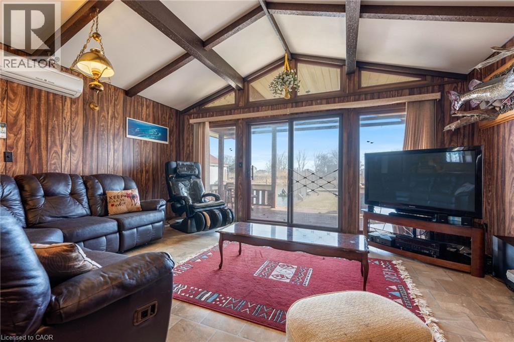 380 Cedar Drive, Turkey Point, Ontario  N6G 1E7 - Photo 4 - 40815735