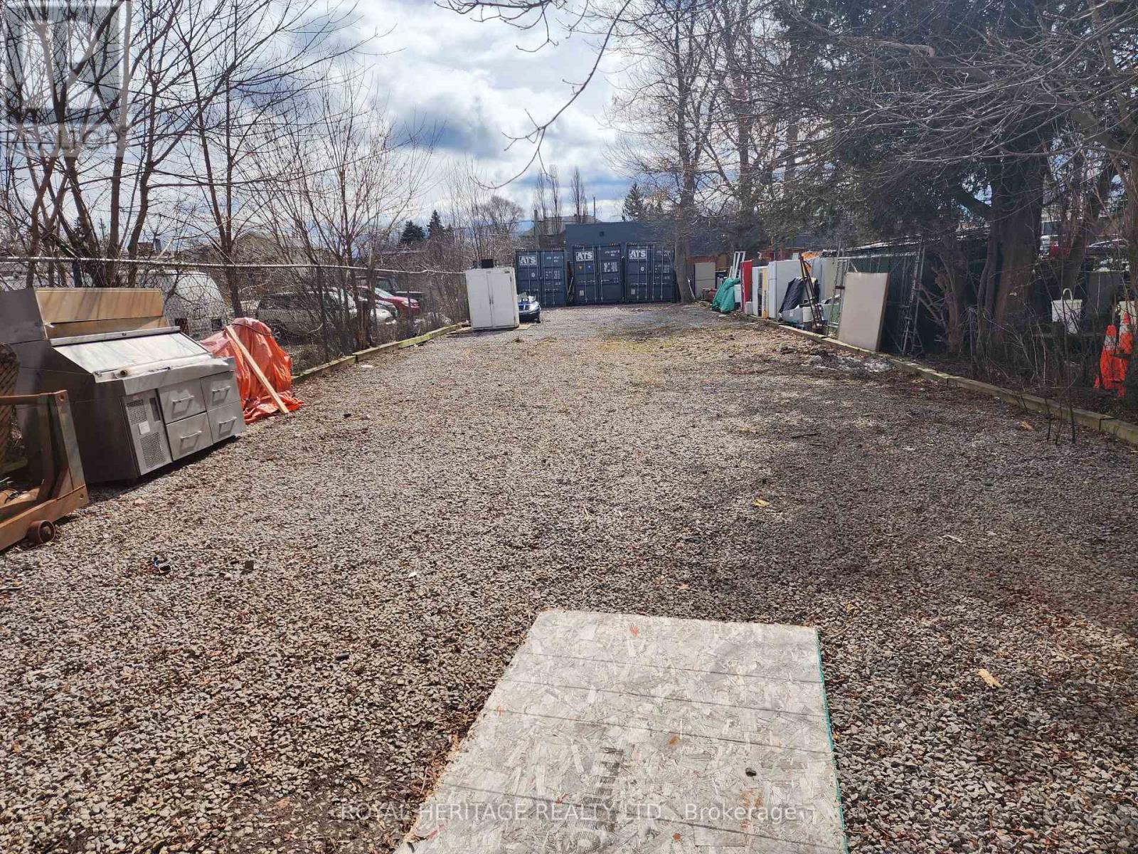 203 Valencia Road, Oshawa, Ontario  L1J 1P2 - Photo 7 - E12929936