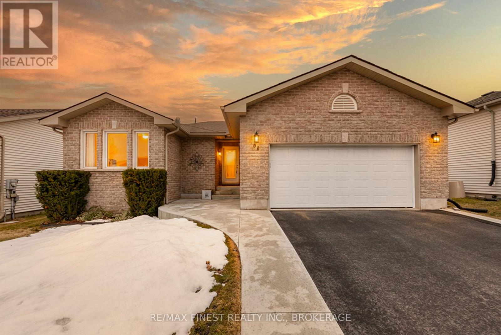 84 Kildare Avenue, Loyalist, Ontario  K7N 1Z5 - Photo 1 - X12929894