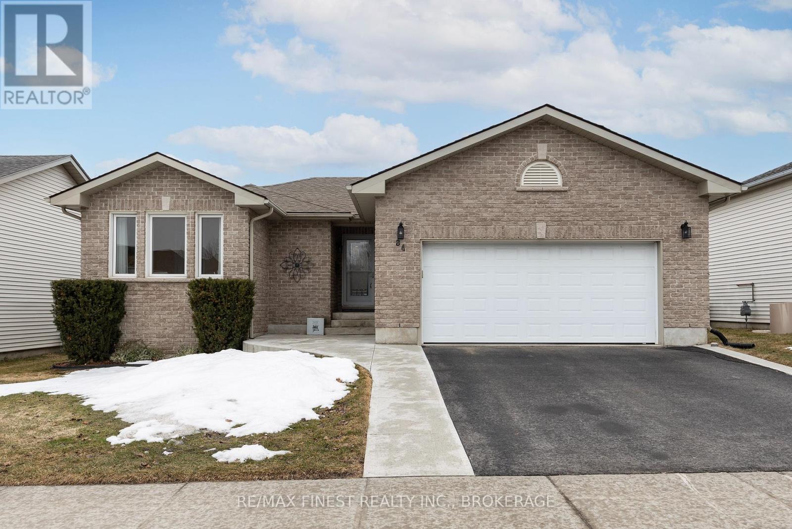 84 Kildare Avenue, Loyalist, Ontario  K7N 1Z5 - Photo 3 - X12929894