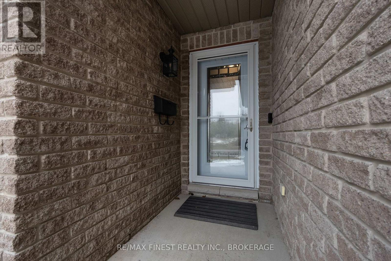 84 Kildare Avenue, Loyalist, Ontario  K7N 1Z5 - Photo 6 - X12929894