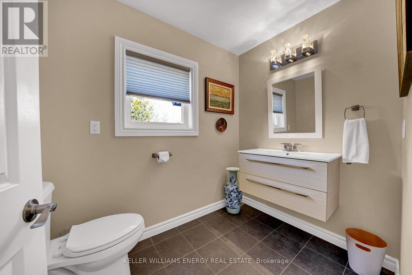 11858 Loyalist Parkway, Prince Edward County, Ontario  K0K 2T0 - Photo 23 - X12929916