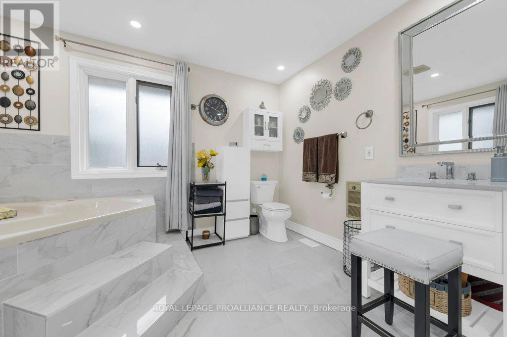 6 Bridlewood Lane, Quinte West, Ontario  K8V 6N4 - Photo 28 - X12929972