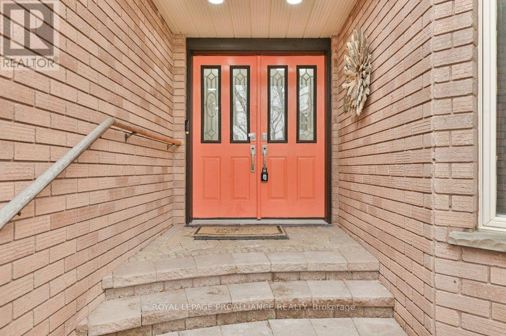 6 Bridlewood Lane, Quinte West, Ontario  K8V 6N4 - Photo 7 - X12929972