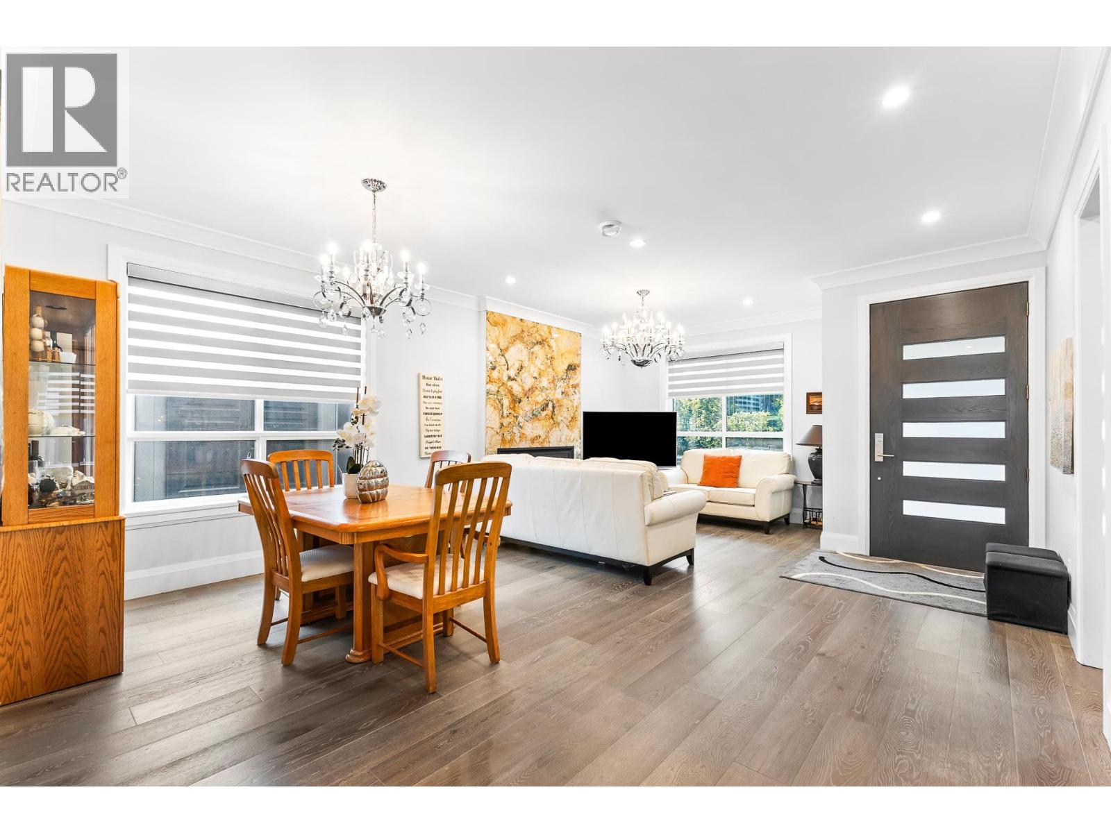 5710 Grant Street, Burnaby, British Columbia  V5B 2K4 - Photo 3 - R3102767