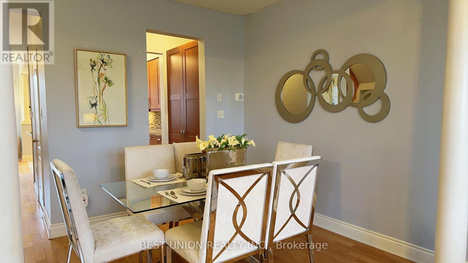 320 Country Glen Road, Markham, Ontario  L6B 1C5 - Photo 5 - N12907794