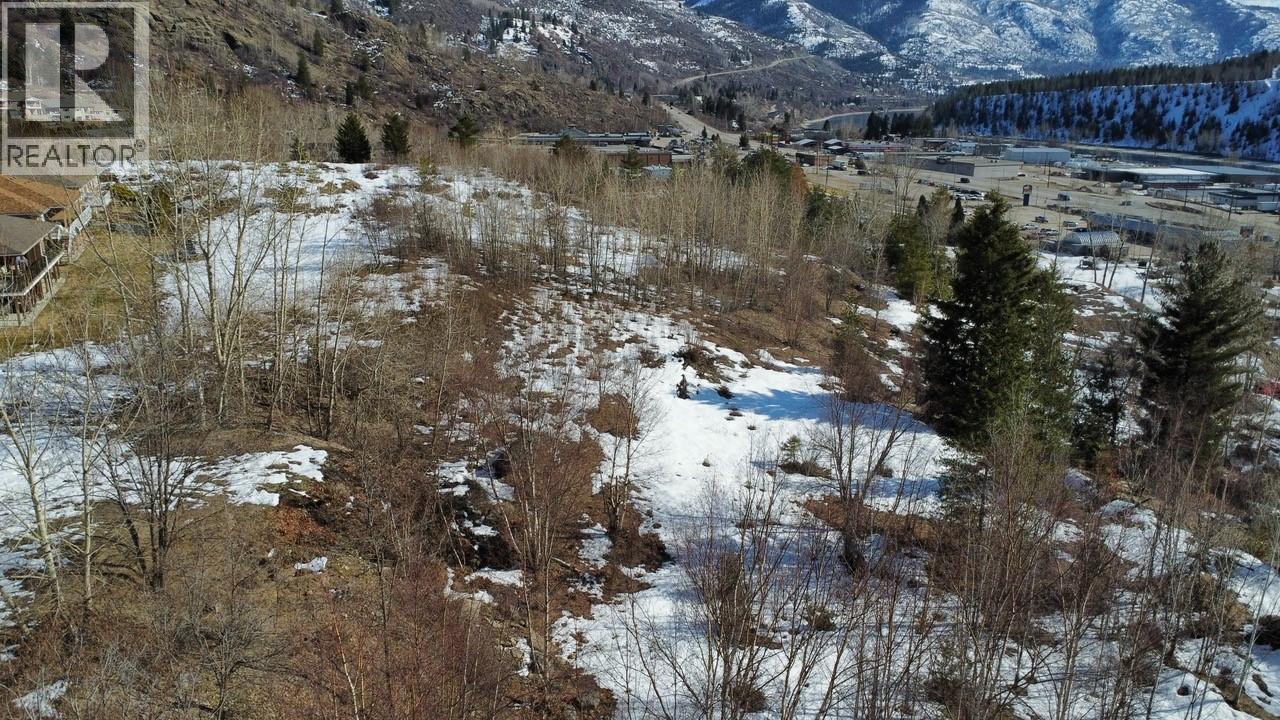 8000 Devito Drive, Trail, British Columbia  V1R 4W2 - Photo 15 - 2478165