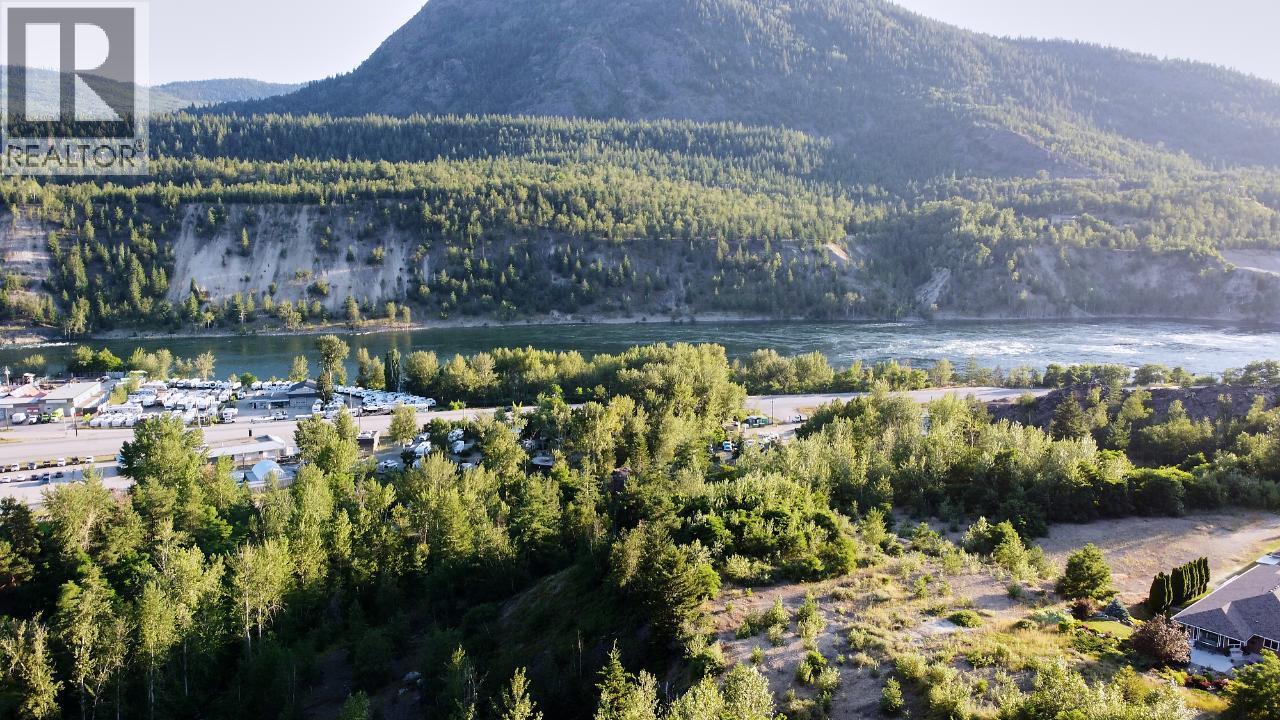 8000 Devito Drive, Trail, British Columbia  V1R 4W2 - Photo 3 - 2478165