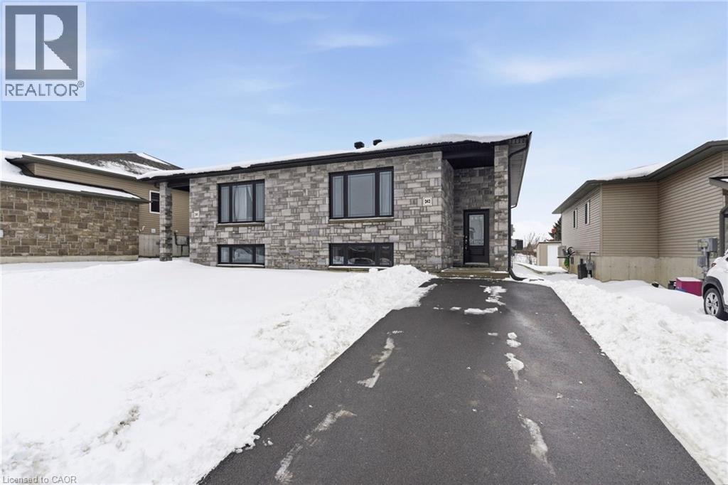 242 Glen Nora Drive, Cornwall, Ontario  K6H 0H6 - Photo 2 - 40802507