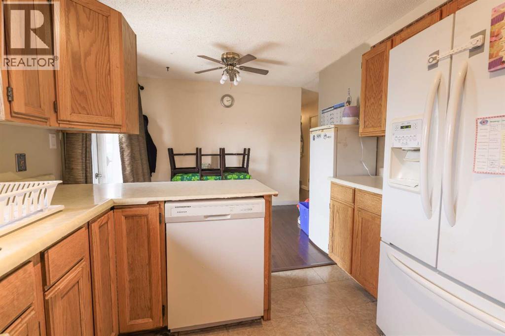 5727 60 Avenue, Rocky Mountain House, Alberta  T4T 1J2 - Photo 12 - A2290387