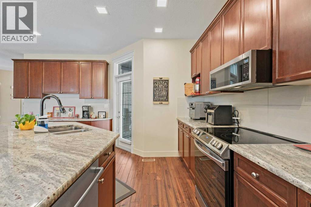 198 Westland Street, Okotoks, Alberta  T1S 0B4 - Photo 12 - A2295416