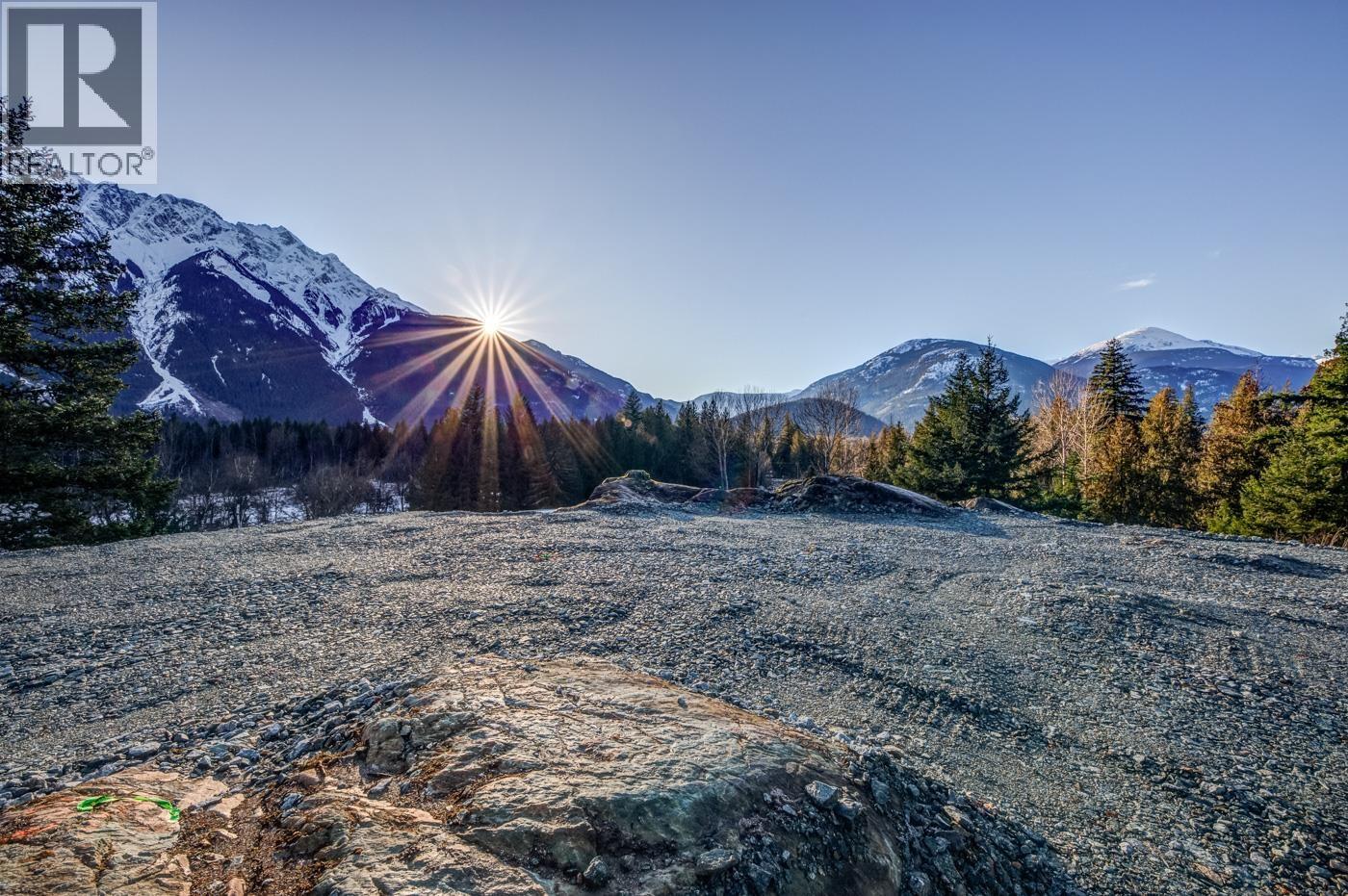 1770 Pinewood Drive, Pemberton, British Columbia  V0N 2L3 - Photo 7 - R3081711