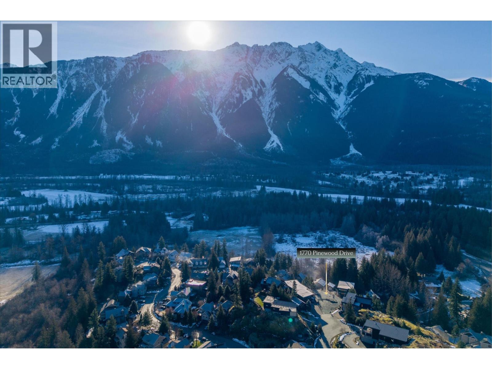 1770 Pinewood Drive, Pemberton, British Columbia  V0N 2L3 - Photo 11 - R3081711