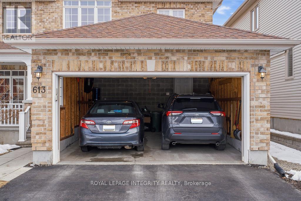 613 Miro Way, Ottawa, Ontario  K2T 0E6 - Photo 2 - X12929856