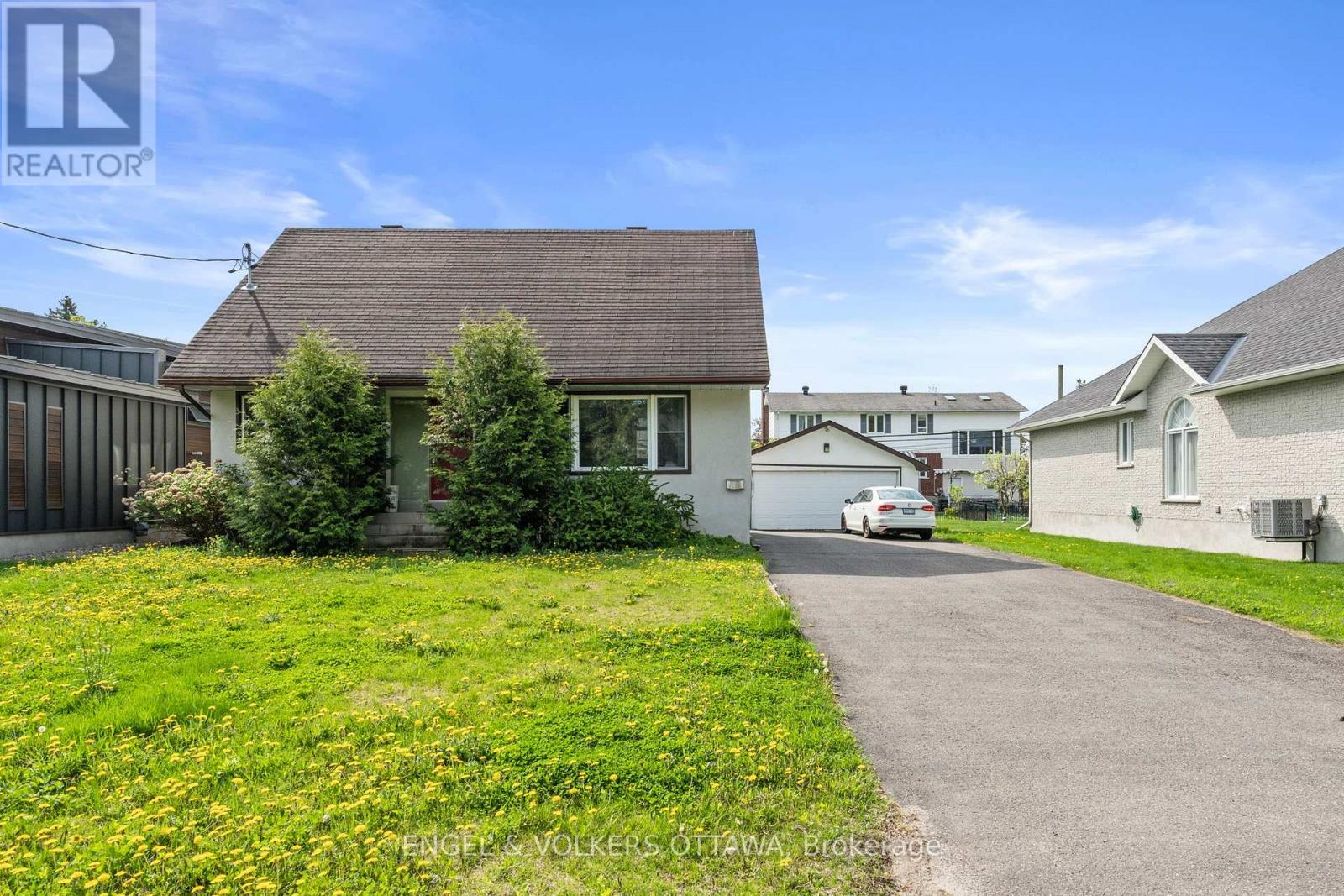 1372 Ridgedale Street, Ottawa, Ontario  K1T 1C5 - Photo 2 - X12929890