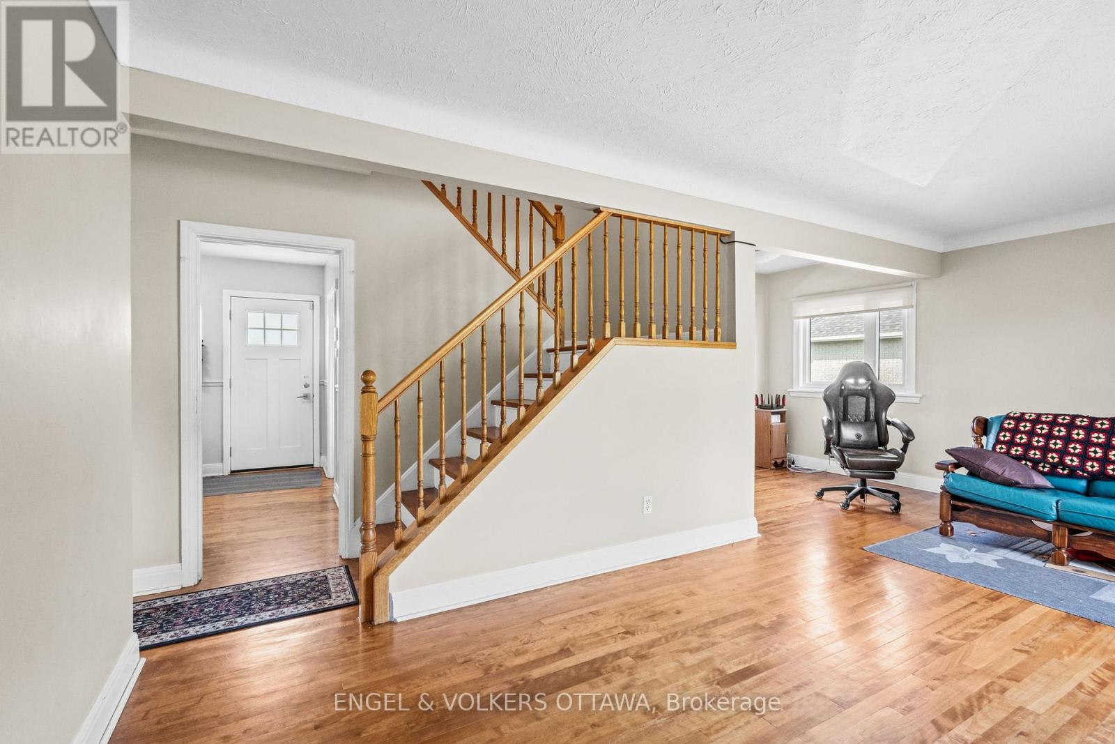 1372 Ridgedale Street, Ottawa, Ontario  K1T 1C5 - Photo 5 - X12929890