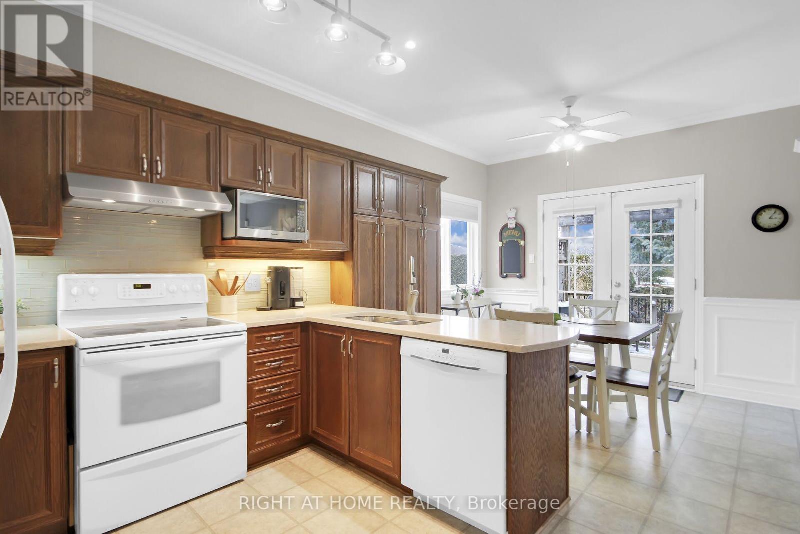 19 Cinnabar Way, Ottawa, Ontario  K2S 1Y6 - Photo 15 - X12929944