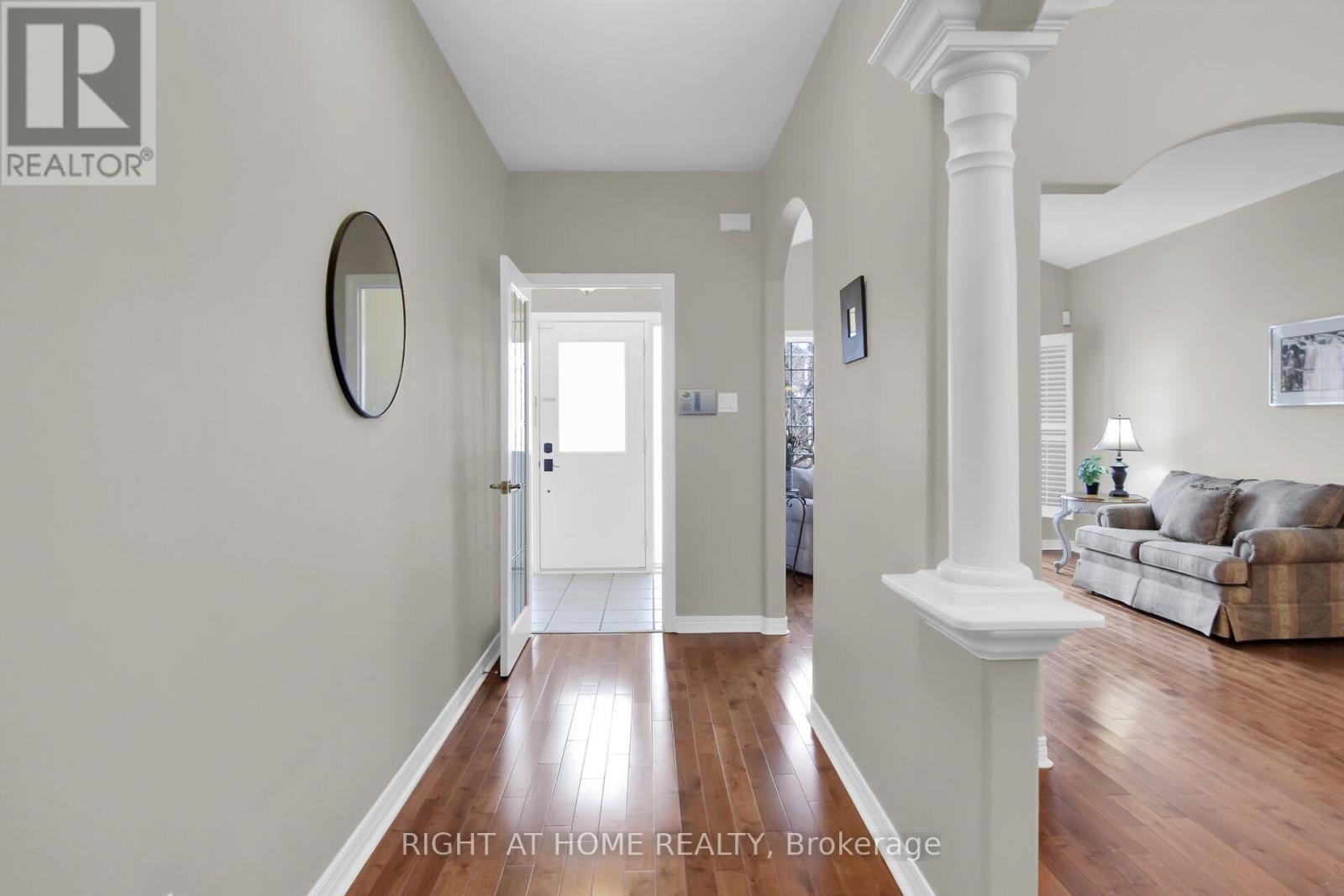 19 Cinnabar Way, Ottawa, Ontario  K2S 1Y6 - Photo 4 - X12929944