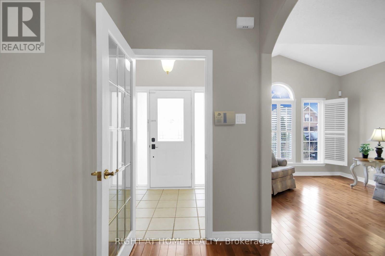 19 Cinnabar Way, Ottawa, Ontario  K2S 1Y6 - Photo 5 - X12929944