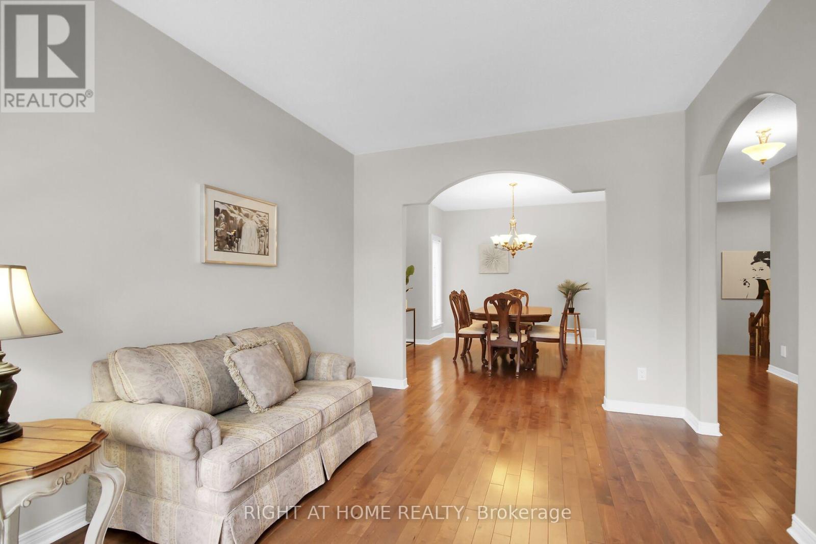 19 Cinnabar Way, Ottawa, Ontario  K2S 1Y6 - Photo 7 - X12929944