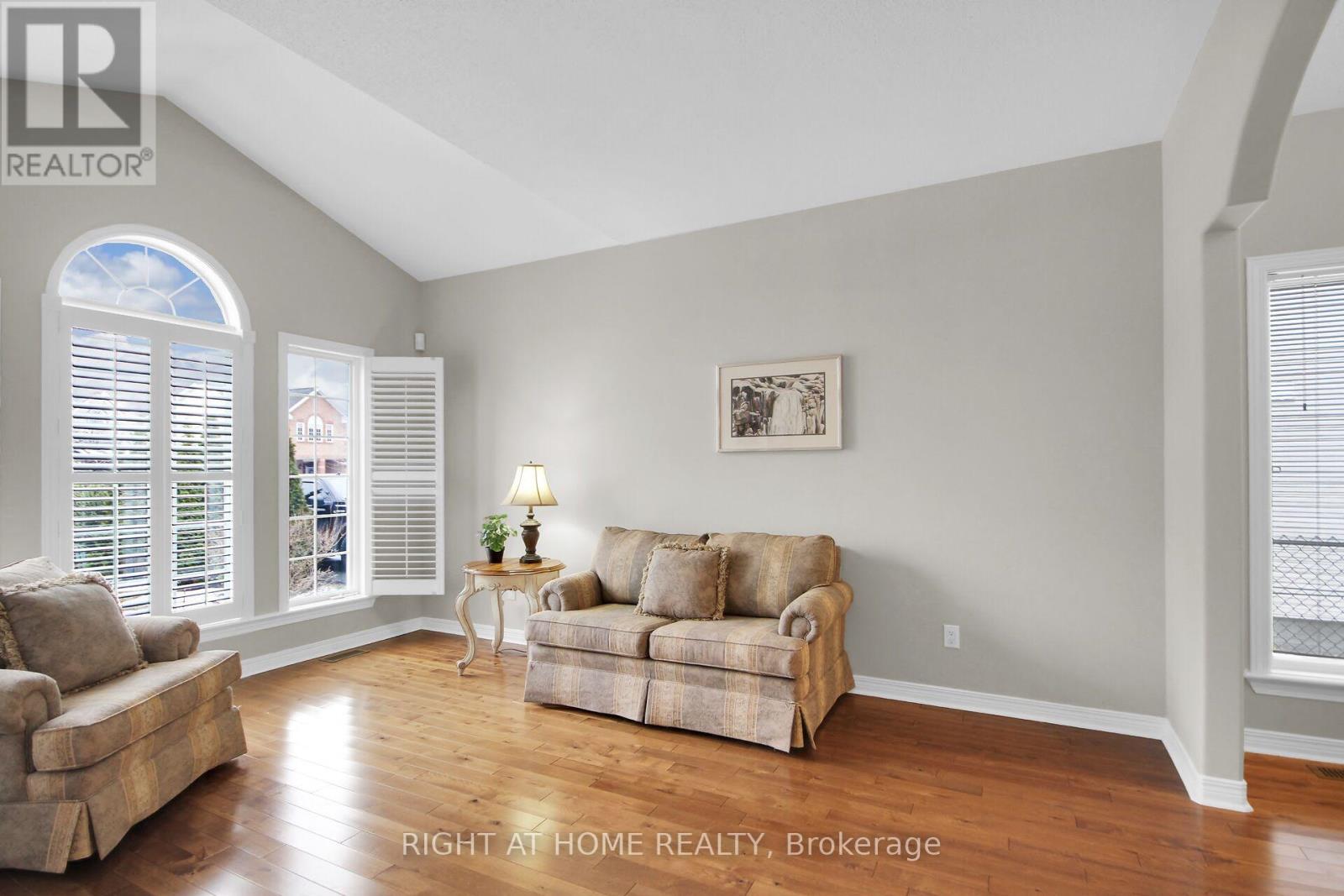 19 Cinnabar Way, Ottawa, Ontario  K2S 1Y6 - Photo 9 - X12929944