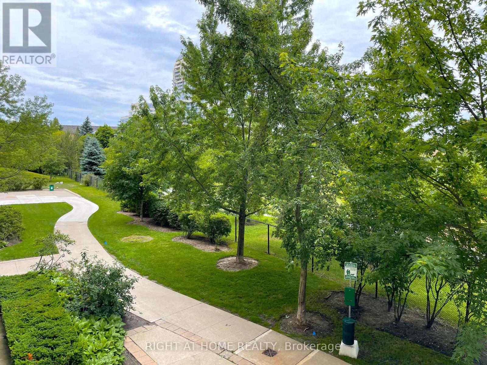 217 - 350 Red Maple Road, Richmond Hill, Ontario  L4C 6P5 - Photo 18 - N12926768