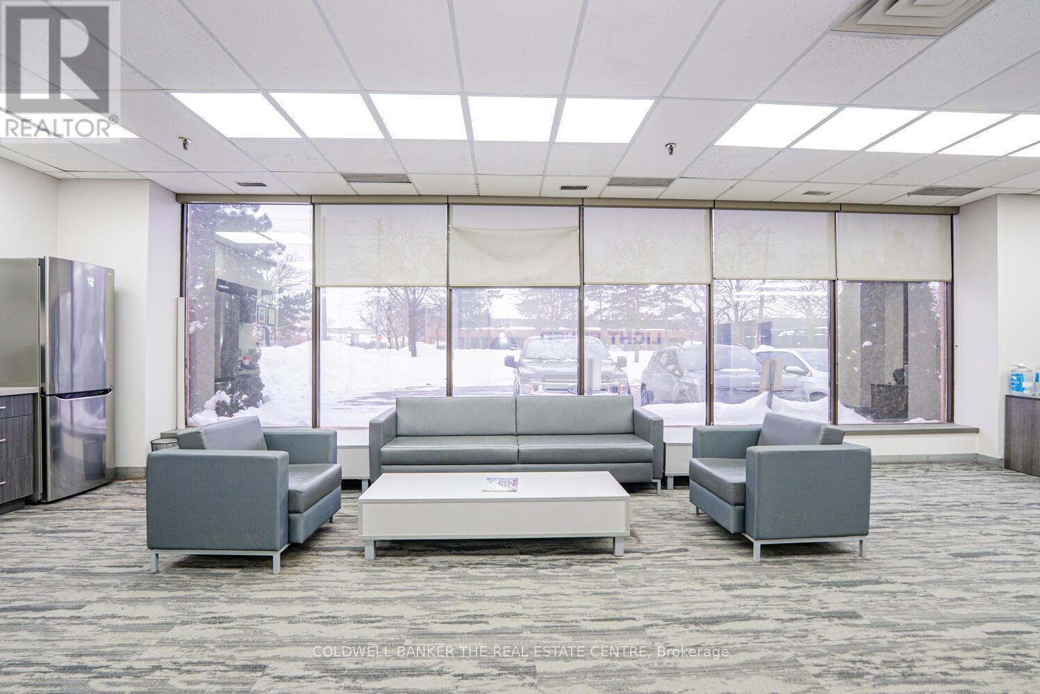 6015 Kestrel Road, Mississauga (Northeast), Ontario  L5T 1S8 - Photo 10 - W12834502