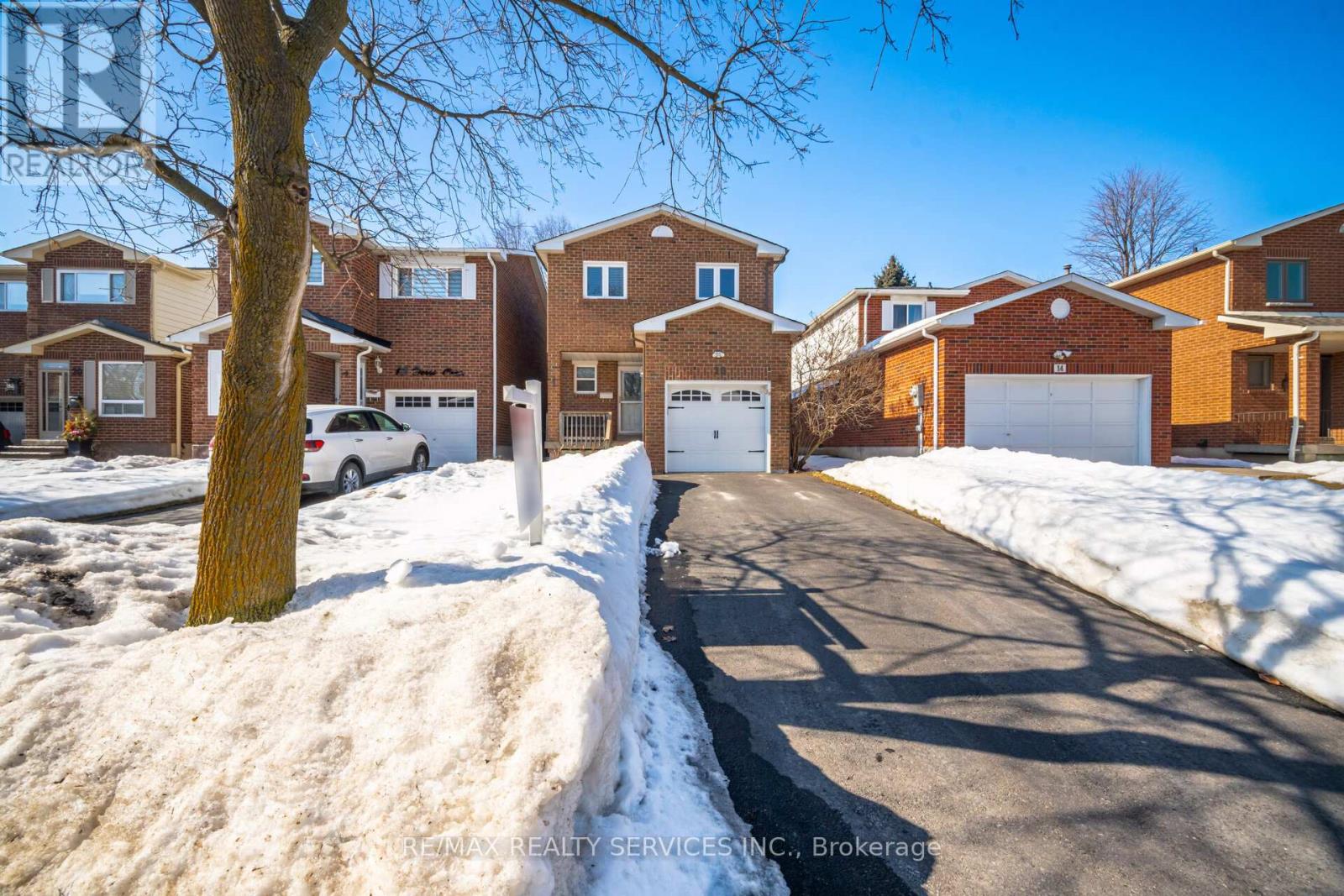 16 Ferri Crescent, Brampton, Ontario  L6Z 1R9 - Photo 3 - W12853322