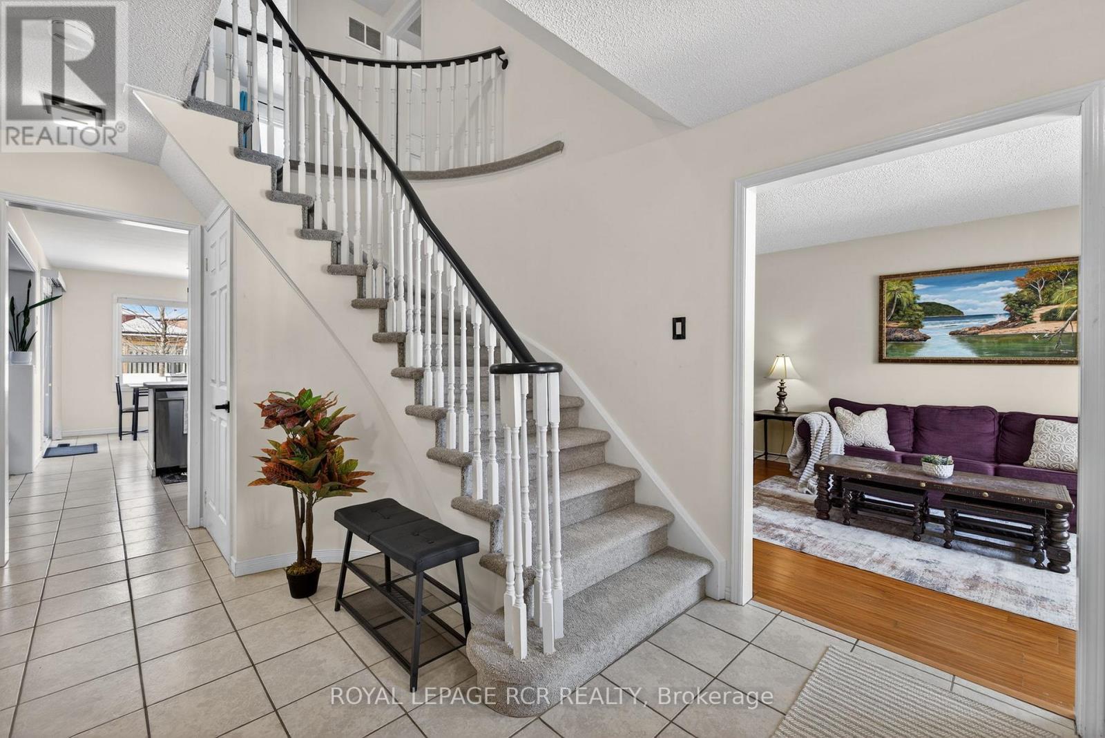 21 Webster Way, Halton Hills, Ontario  L7G 5J7 - Photo 3 - W12794270