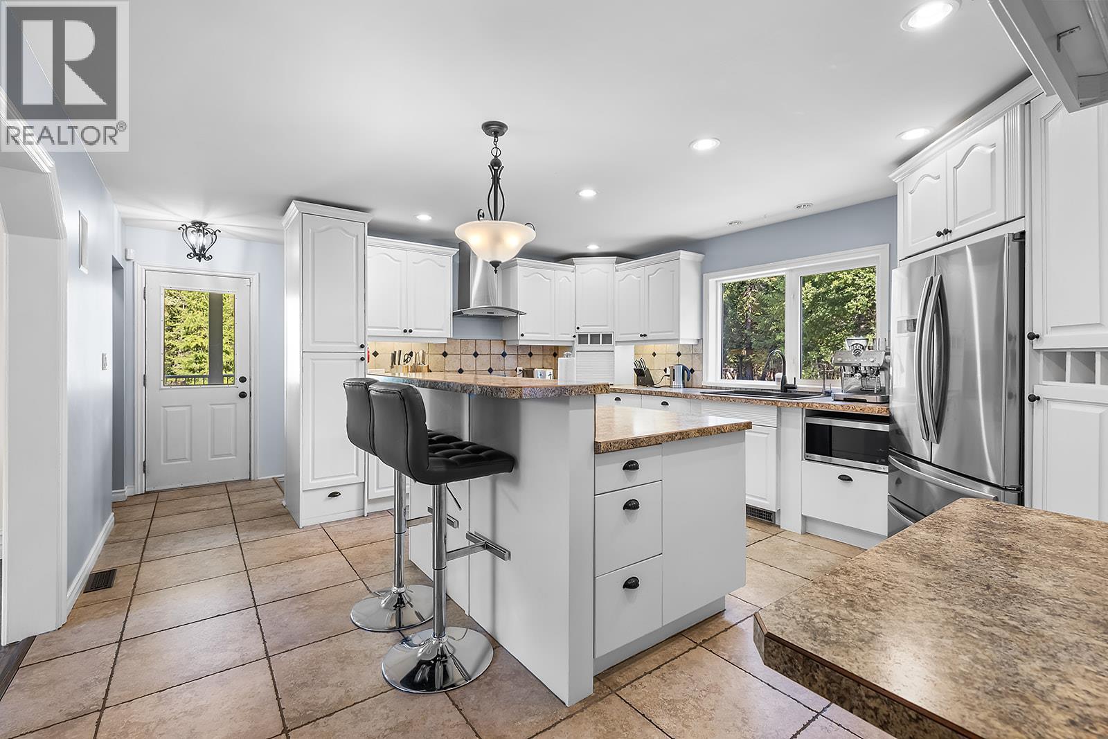 2490 Wilson Road, Cranbrook, British Columbia  V1C 6V4 - Photo 5 - 10380847