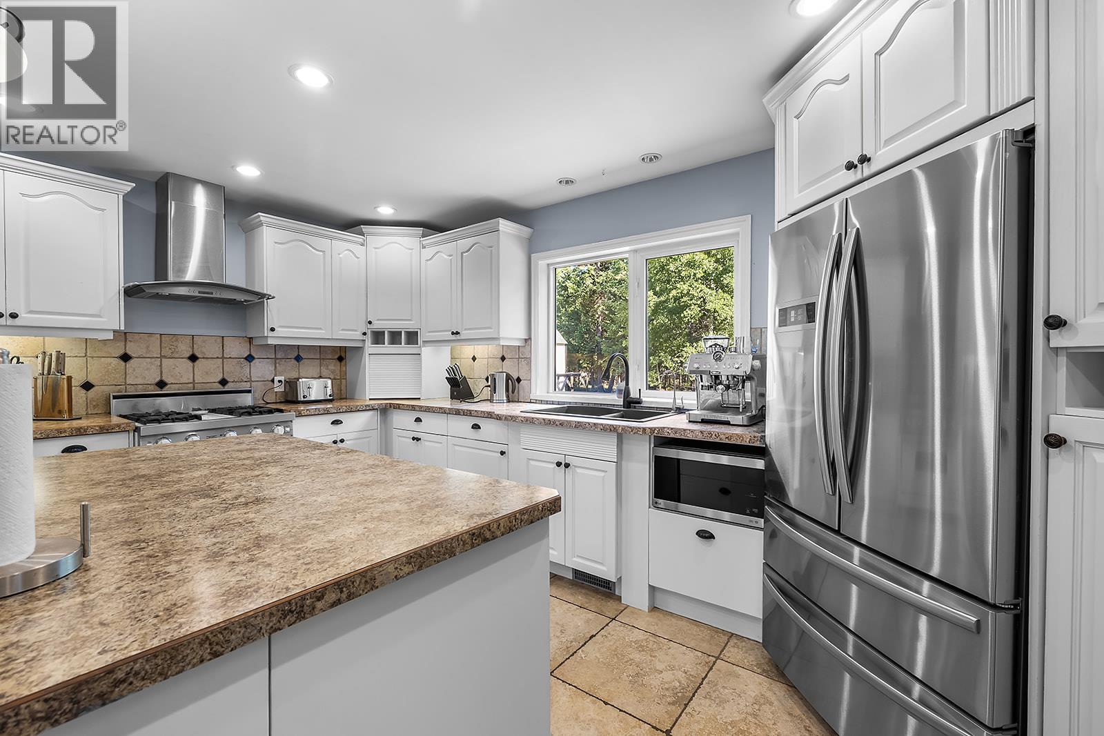 2490 Wilson Road, Cranbrook, British Columbia  V1C 6V4 - Photo 9 - 10380847