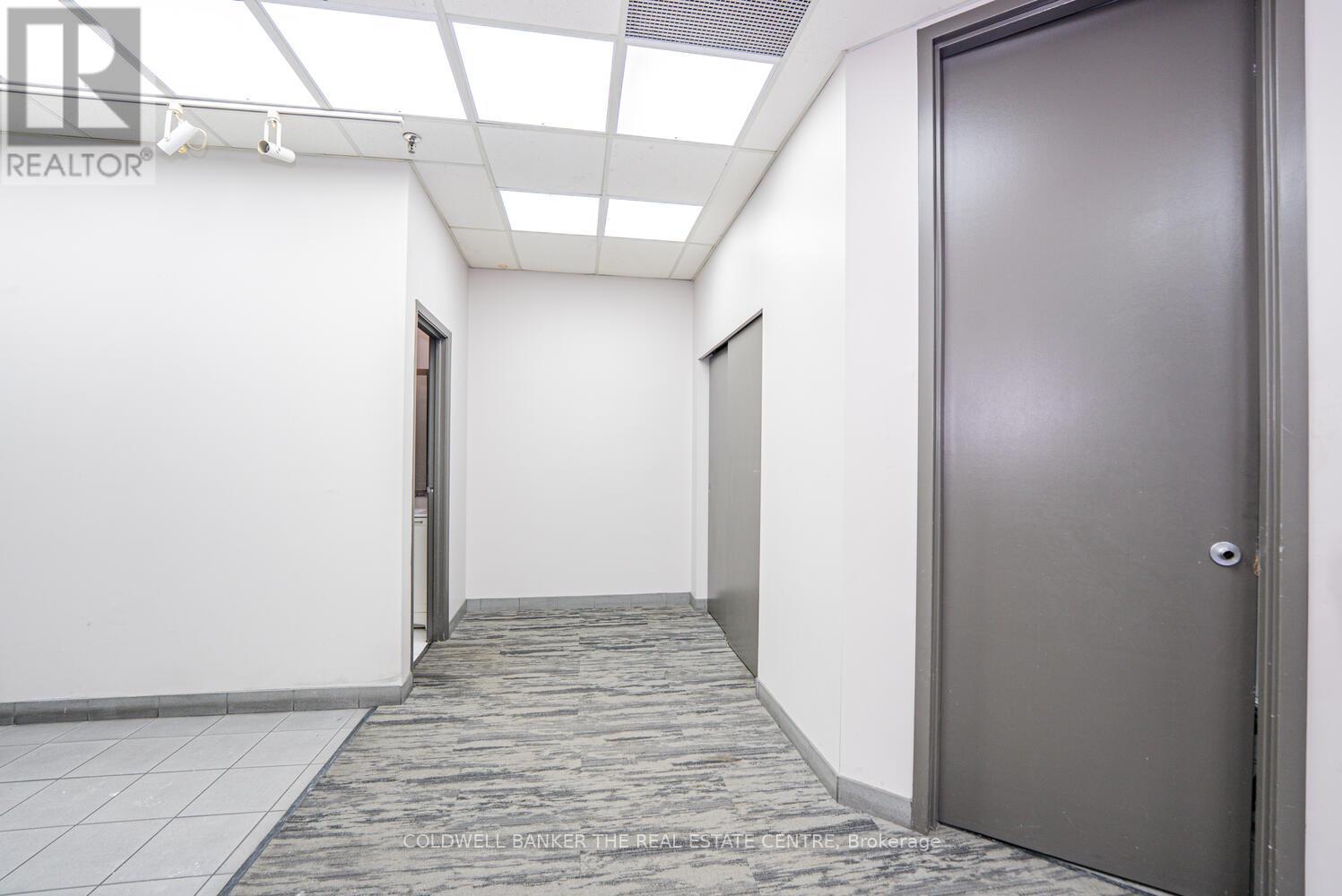 6015 Kestrel Road, Mississauga (Northeast), Ontario  L5T 1S8 - Photo 9 - W12834502