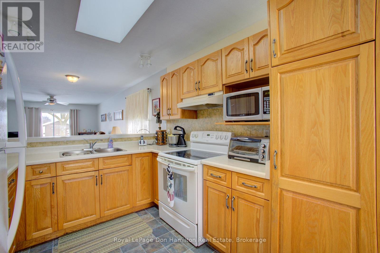 101 Meadowview Lane S, North Perth, Ontario N4W 3G8 - Photo 7 - X12929876