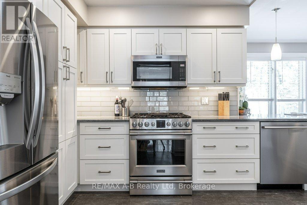 86 Freeland Drive, Stratford, Ontario  N4Z 1H1 - Photo 15 - X12929878