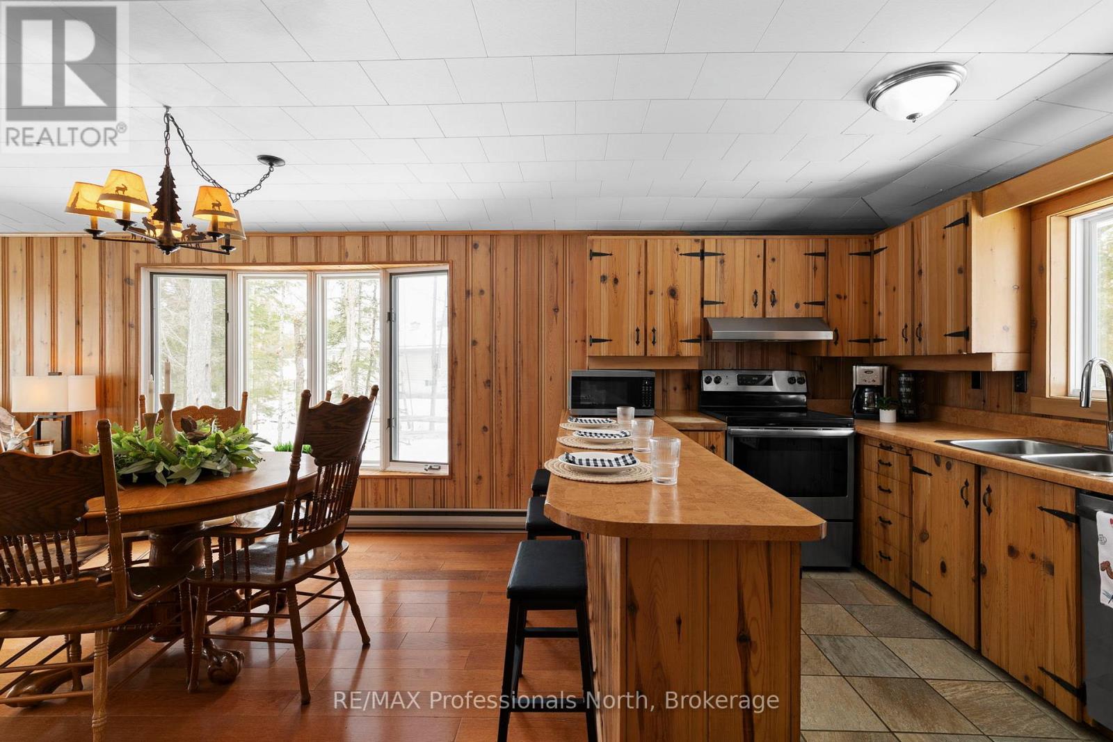 2220 60 Highway, Lake Of Bays, Ontario  P1H 2J6 - Photo 10 - X12929968