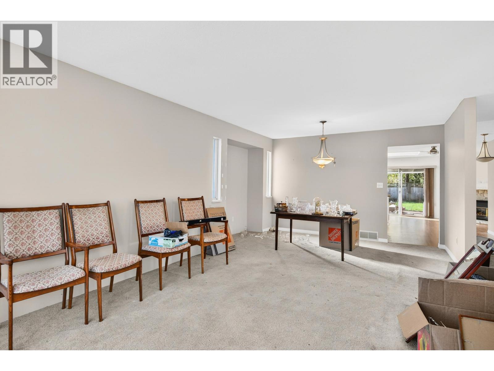 21980 126 Avenue, Maple Ridge, British Columbia V2X 0V7 - Photo 3 - R3103915