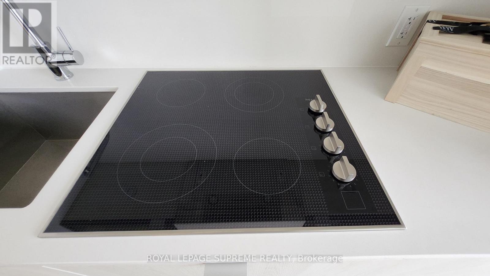 5805 - 11 Yorkville Avenue, Toronto (Annex), Ontario  M4W 0B7 - Photo 10 - C12929860