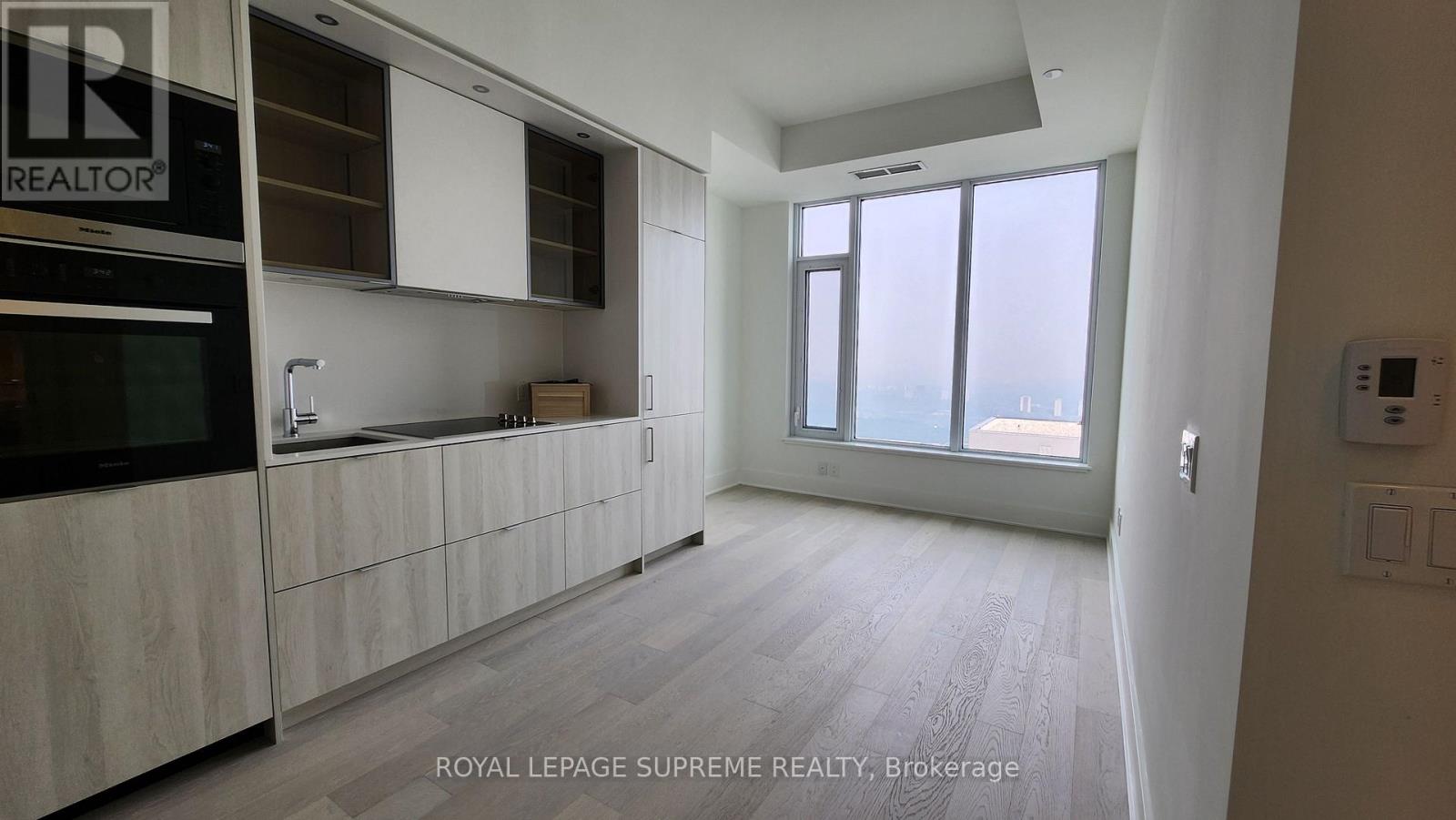 5805 - 11 Yorkville Avenue, Toronto (Annex), Ontario  M4W 0B7 - Photo 2 - C12929860