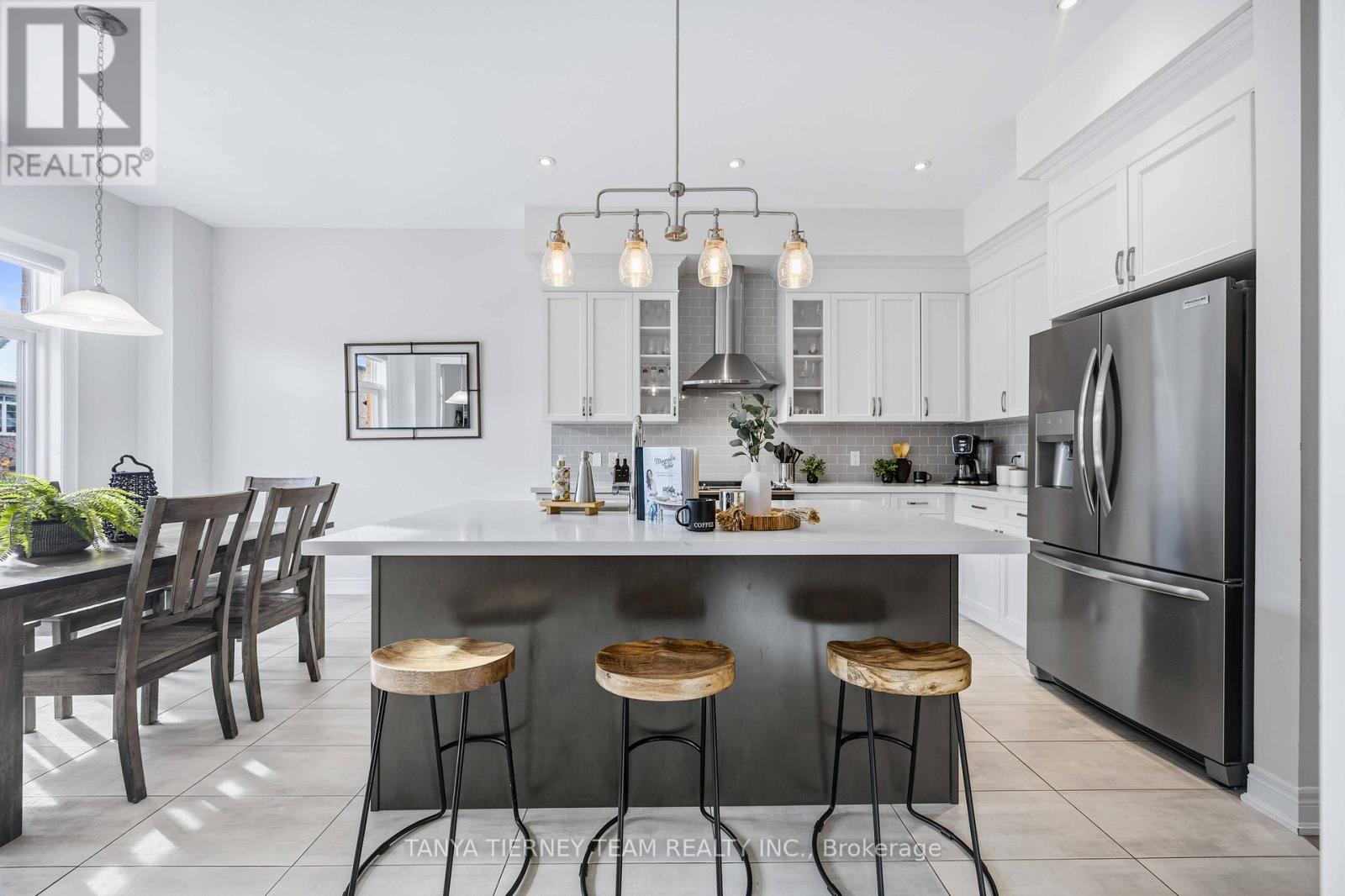 17 Pennine Drive, Whitby, Ontario  L1P 0C3 - Photo 14 - E12929888