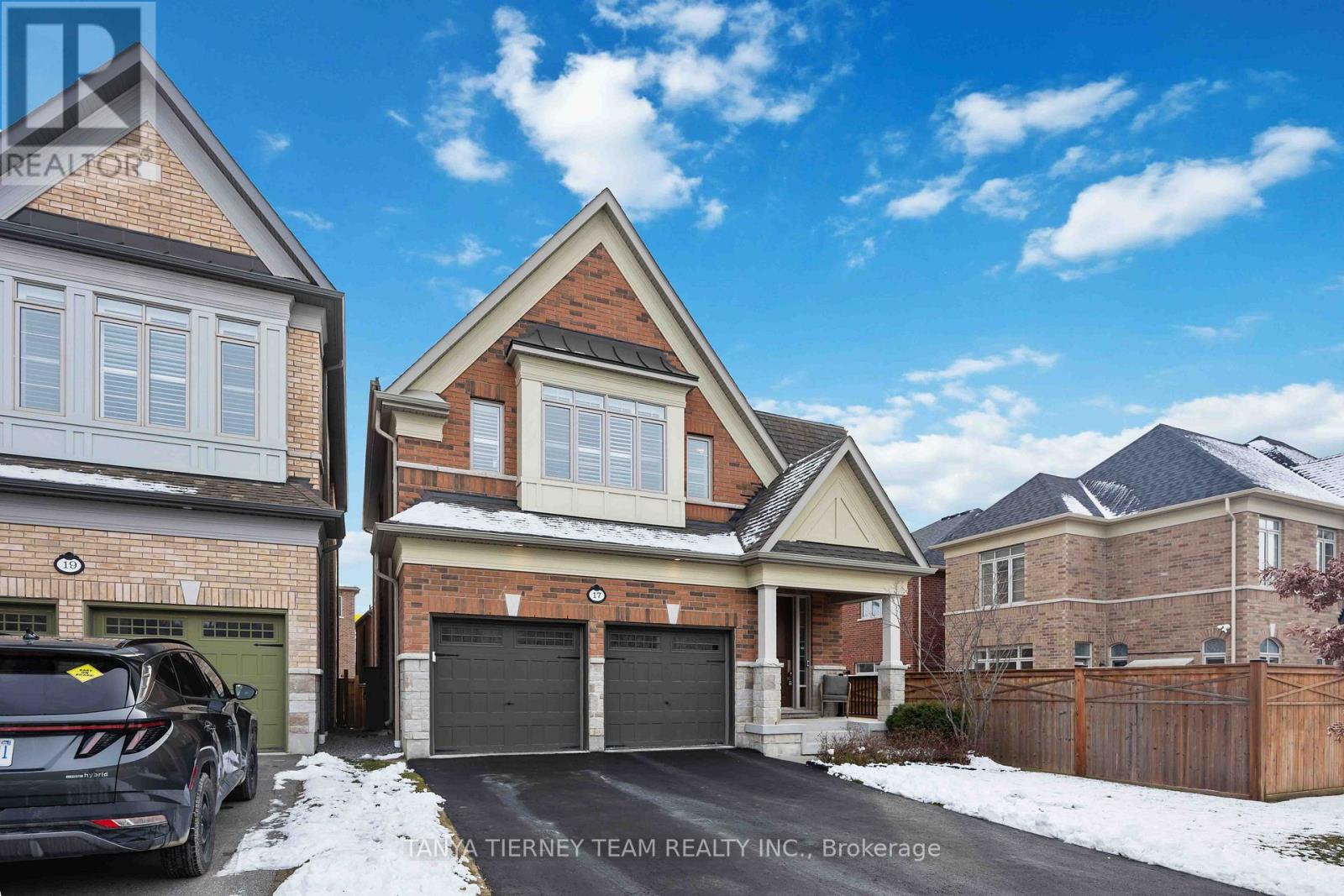 17 Pennine Drive, Whitby, Ontario  L1P 0C3 - Photo 2 - E12929888